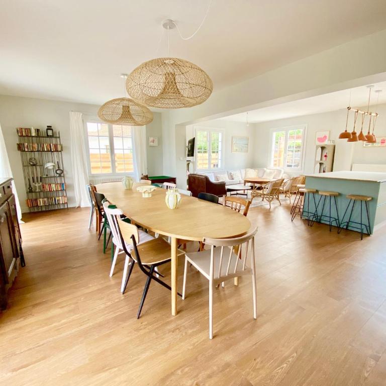 Villa familiale proche des plages avec piscine chauffée - Maison 7 Chambres - 13
