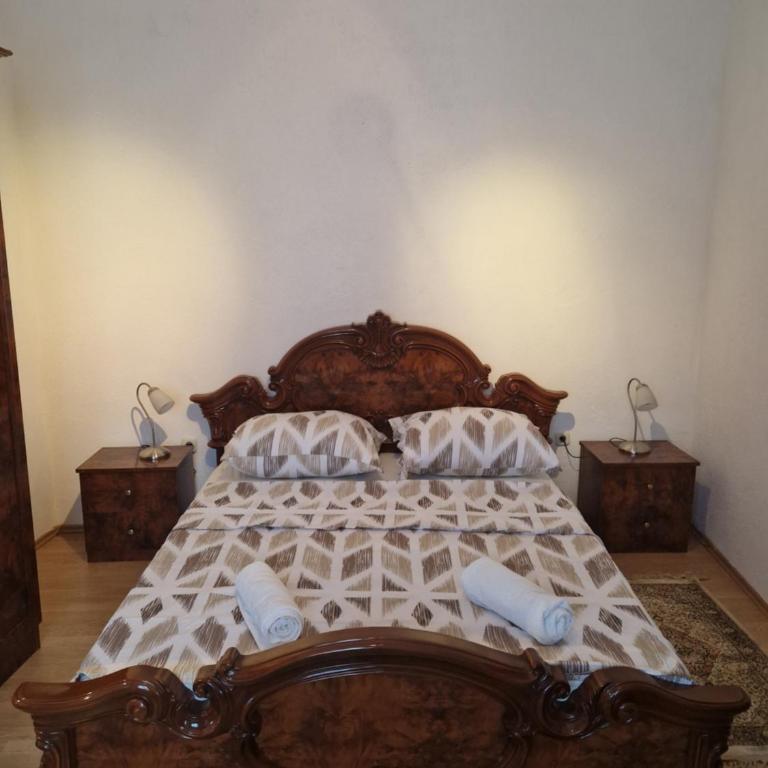 Guest House Sunshine - Double Room with Shared Toilet - 3
