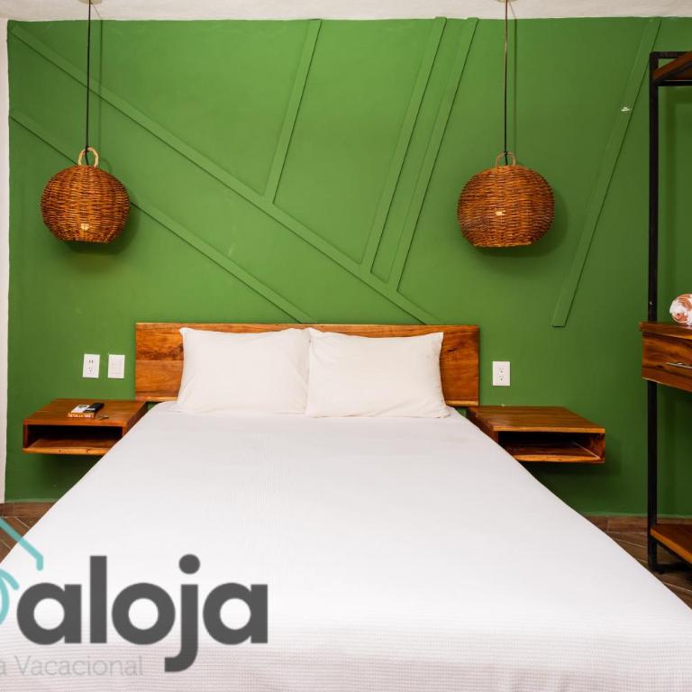 VIca Guest House Cancun - By Aloja RV - Habitación con cama extragrande. - 4