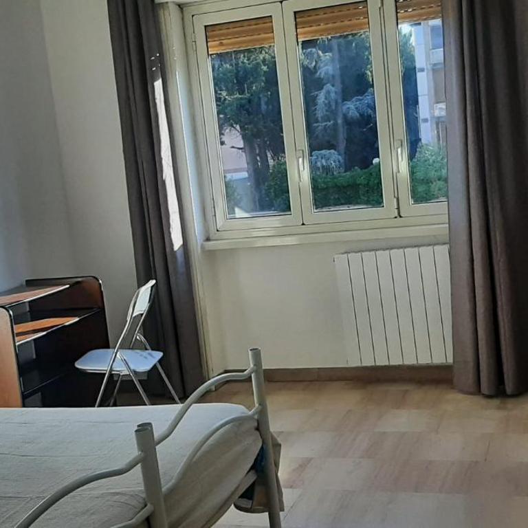 CorneliaGuestHouse - Large Double Room - 4
