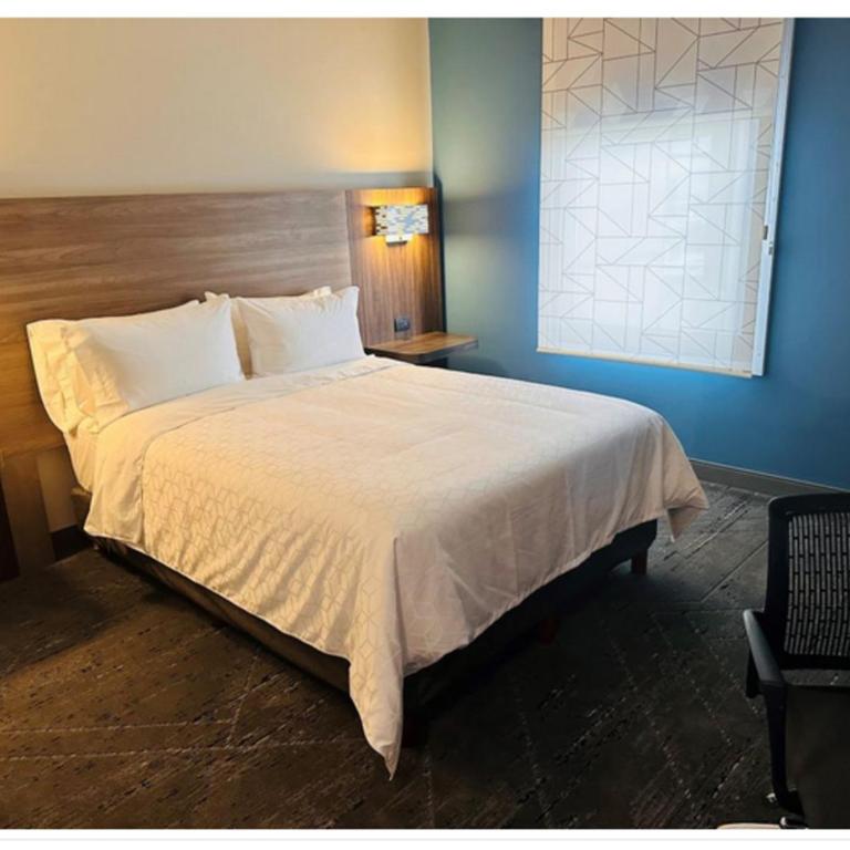 Holiday Inn Express Mexico City Satelite by IHG - Standard Queen Room - 3