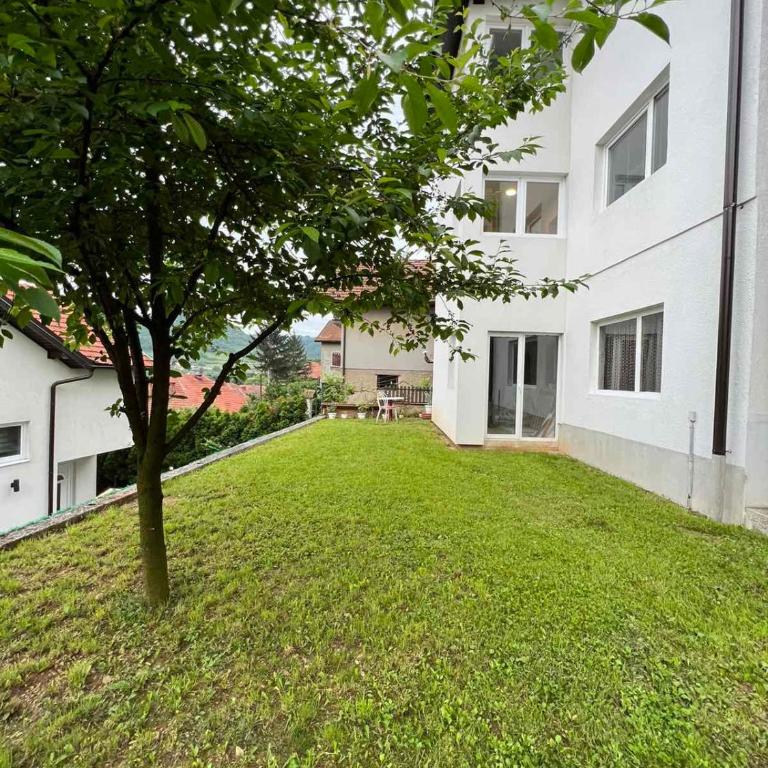 Apartman Royal sa GARAŽOM i KLIMOM - Apartment with Balcony - 41