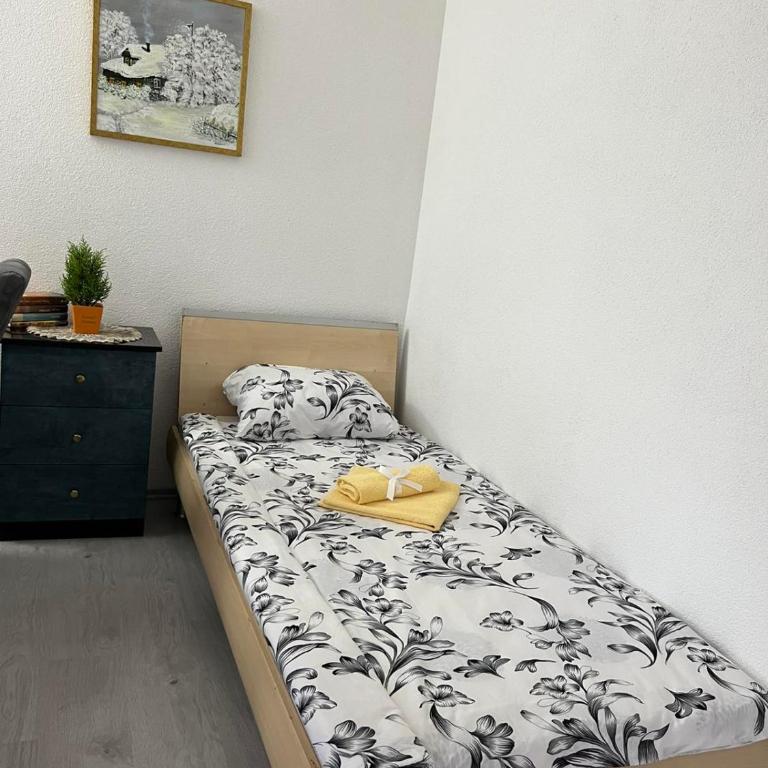 Apartman Royal sa GARAŽOM i KLIMOM - Apartment with Balcony - 39