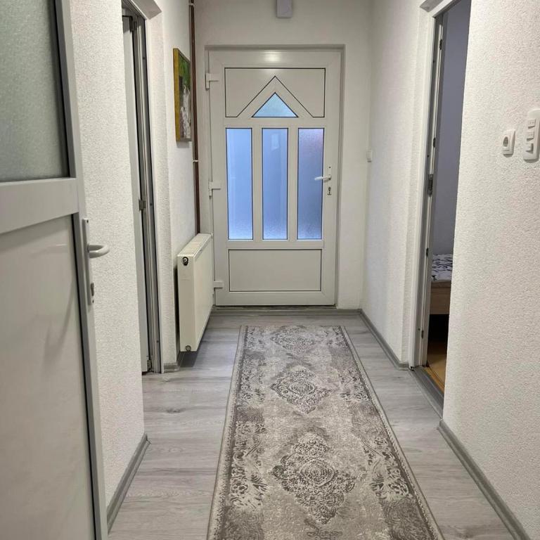 Apartman Royal sa GARAŽOM i KLIMOM - Apartment with Balcony - 29