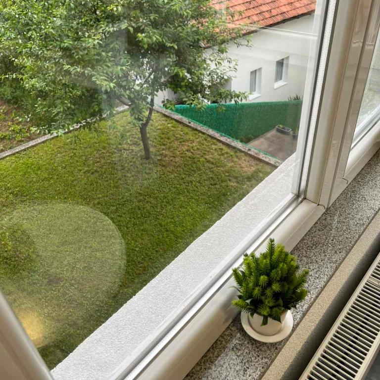 Apartman Royal sa GARAŽOM i KLIMOM - Apartment with Balcony - 46