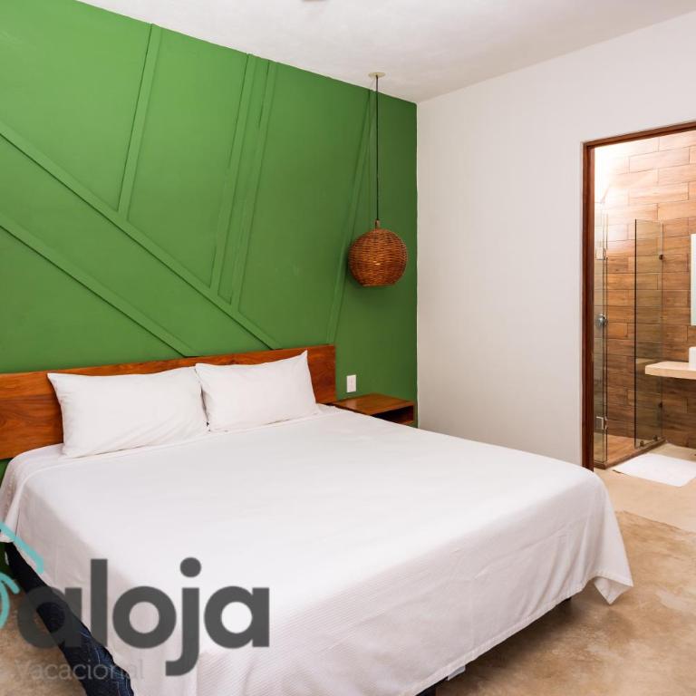 VIca Guest House Cancun - By Aloja RV - King Room 2nd Floor - 4