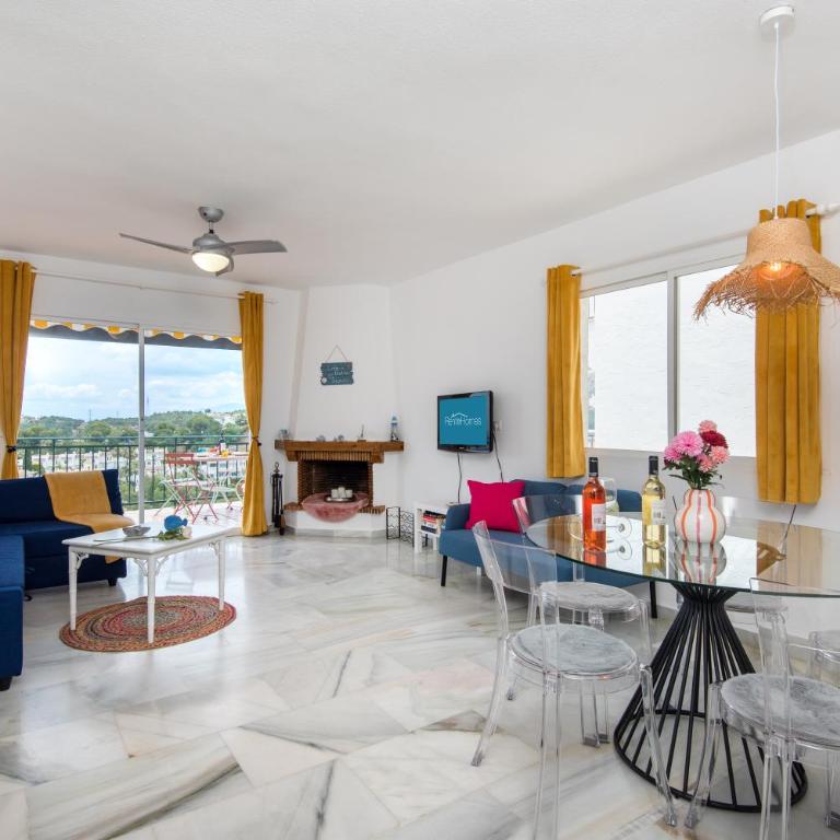 RentAndHomes Calahonda Sea View and Golf - Apartamento de 2 dormitorios - 3