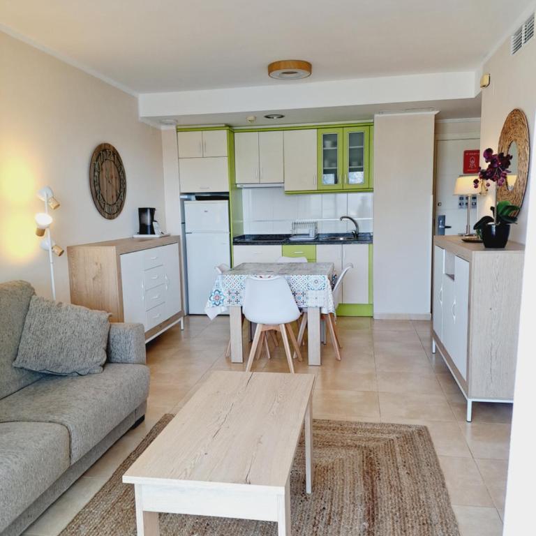 Esmeralda Seaview-Suites - One-Bedroom Apartment - 13