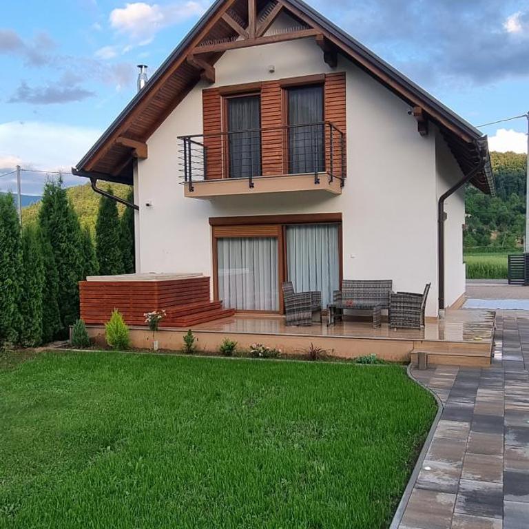 River home - Villa Sara - Three-Bedroom House - 1