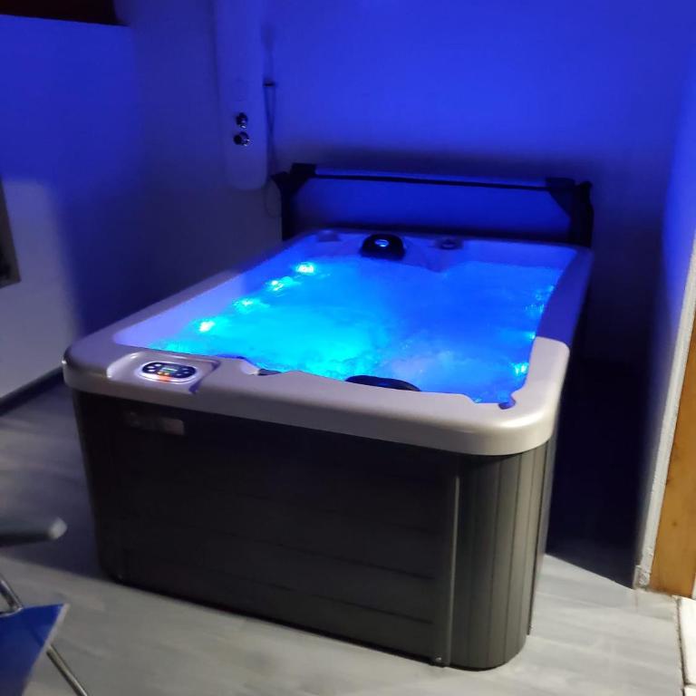 Chalet Luxury with privacy and Jacuzzi By Canarias prime homes - Chalet - 34