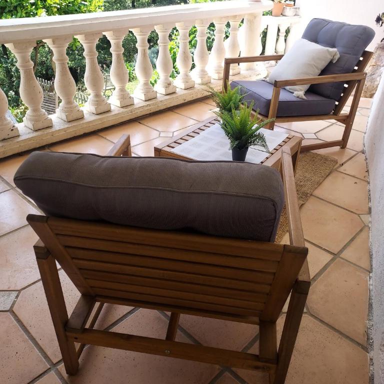 CHARMANT 2 PIECES DANS VILLA INDIVIDUELLE TERRASSES JARDIN - Appartement 1 Chambre - 31