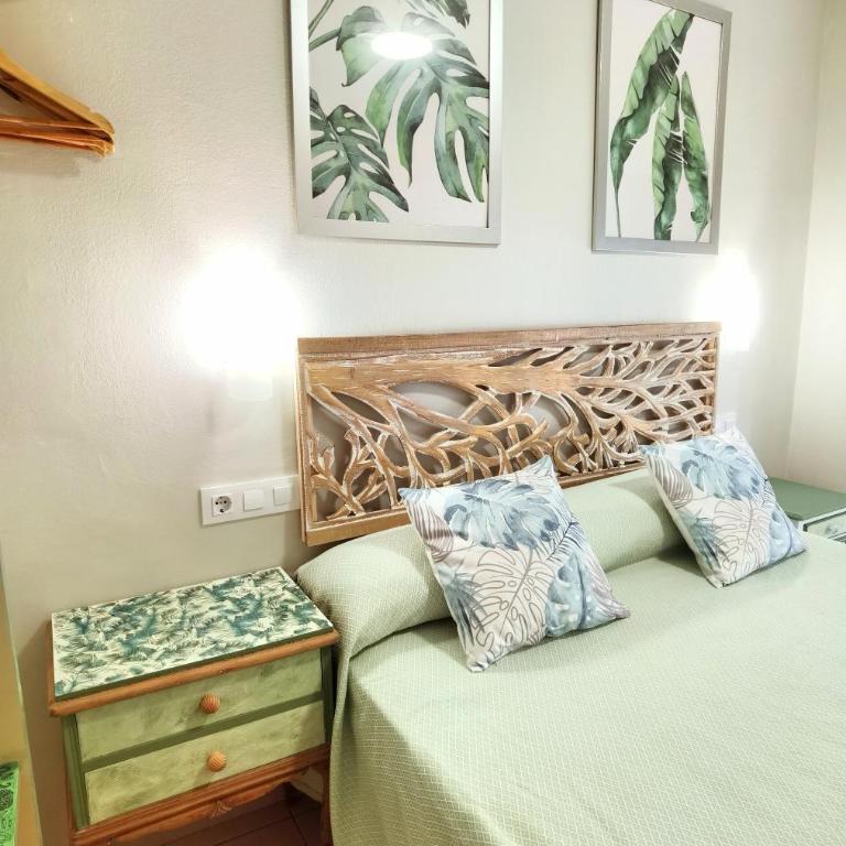 HOSTAL RIGAU - Habitación Doble con baño privado - 1 o 2 camas - 17