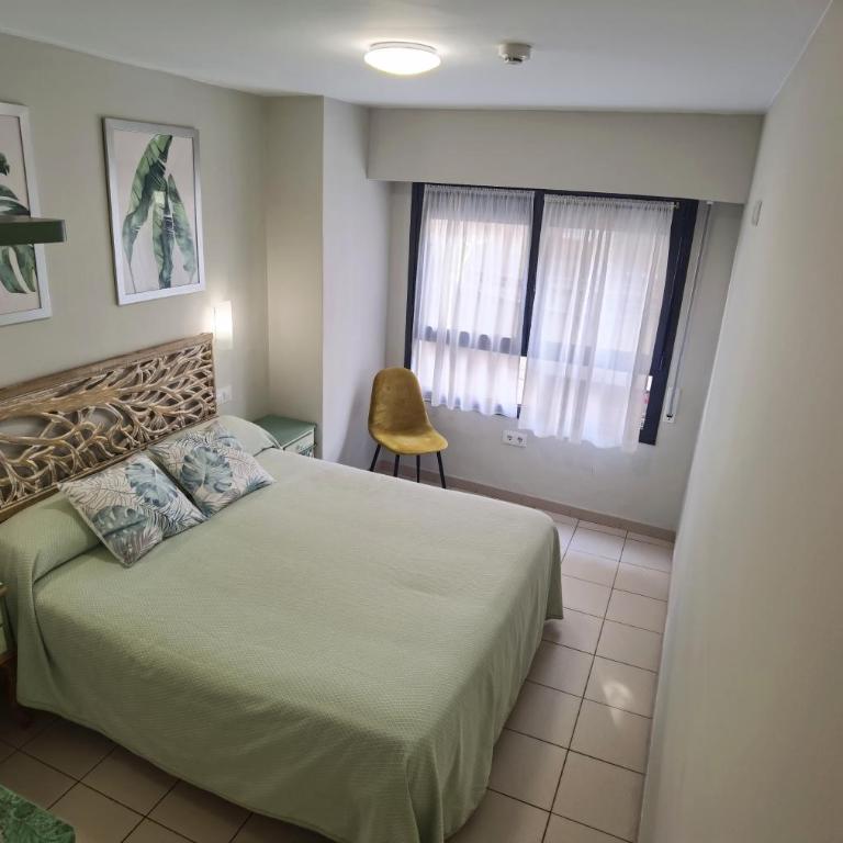 HOSTAL RIGAU - Habitación Doble con baño privado - 1 o 2 camas - 19