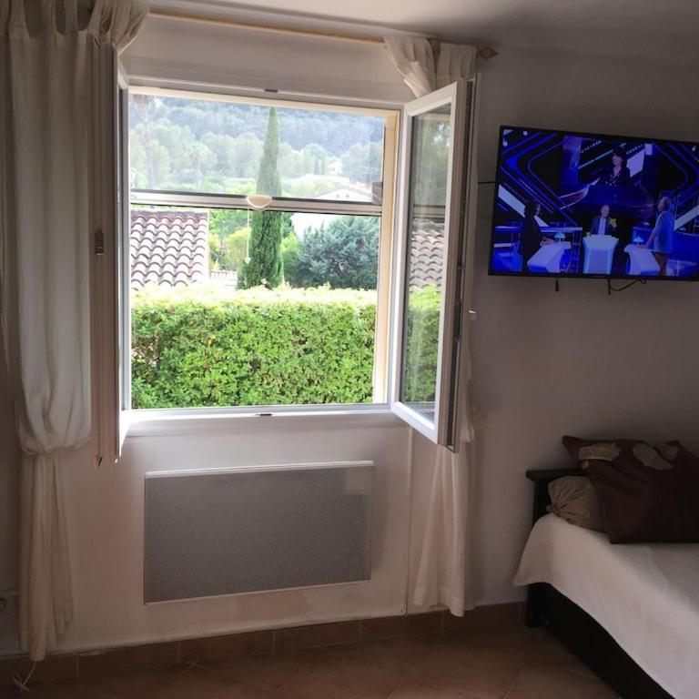 BANDOL-MAISON LA BIENVENUE 9MN A PIED MER-CALANQUE PORT D'ALON-GRAND JARDIN+FIBRE WIFI - Maison 1 Chambre - 4