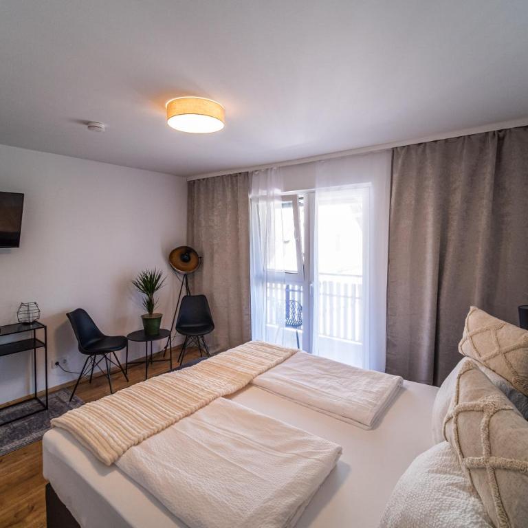 Hotel Fuchs & Hase SELF CHECK IN - Doppelzimmer mit Balkon - 4
