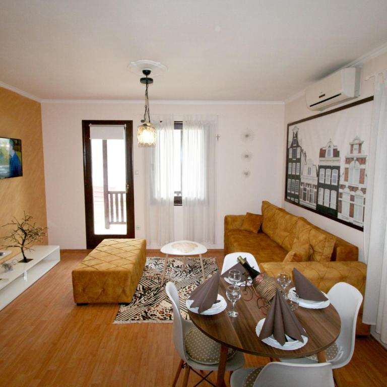Apartment Ema Ledine - Apartman sa 2 Spavaće Sobe - 1