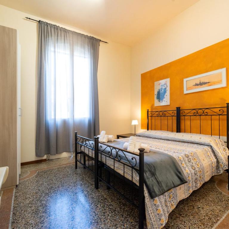 Casa Pier - Centralissima in villa d'epoca - Appartamento con 3 Camere da Letto - 5
