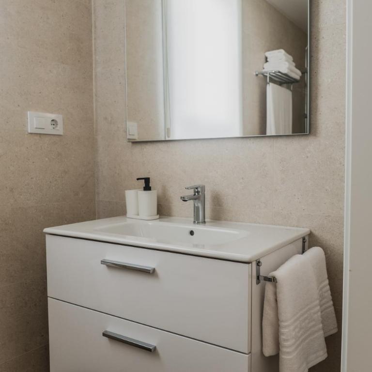 Alojamientos Miss Tic Ciudad Vieja Coruña - Apartamento de 2 dormitorios - 11