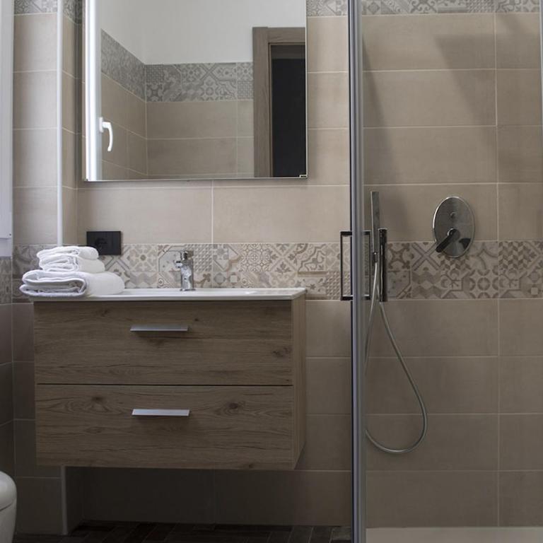 Incanto Luxury Rooms - Camera Matrimoniale con Bagno Privato - 2