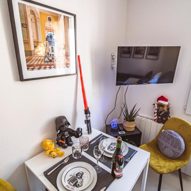 ExploreReims - Studio intergalactique chic proche gare/centre - Appartement 1 Chambre - 24