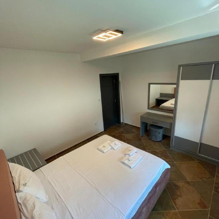 Zodea Apartments - Two Bedroom Apartment - 10