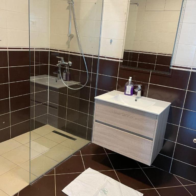Zodea Apartments - Two Bedroom Apartment - 18