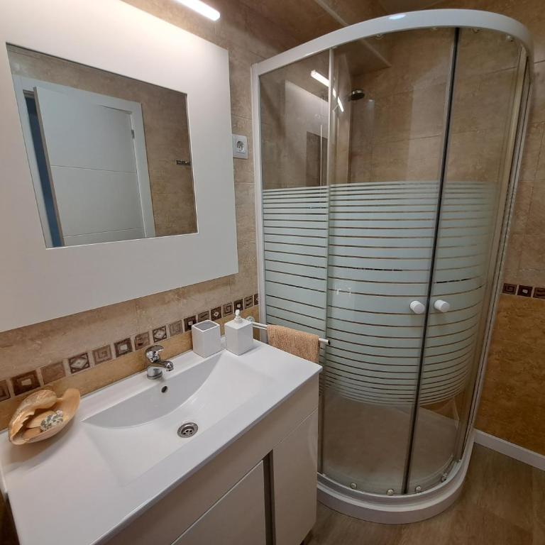 2ª Línea Playa Agustina Aragon - Apartamento con vistas al mar - 44