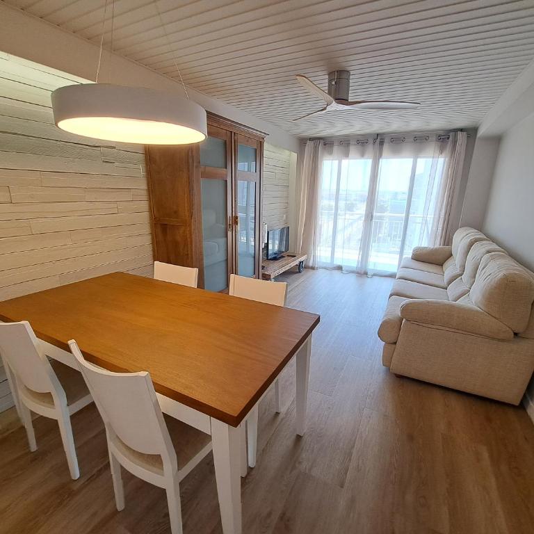 2ª Línea Playa Agustina Aragon - Apartamento con vistas al mar - 25