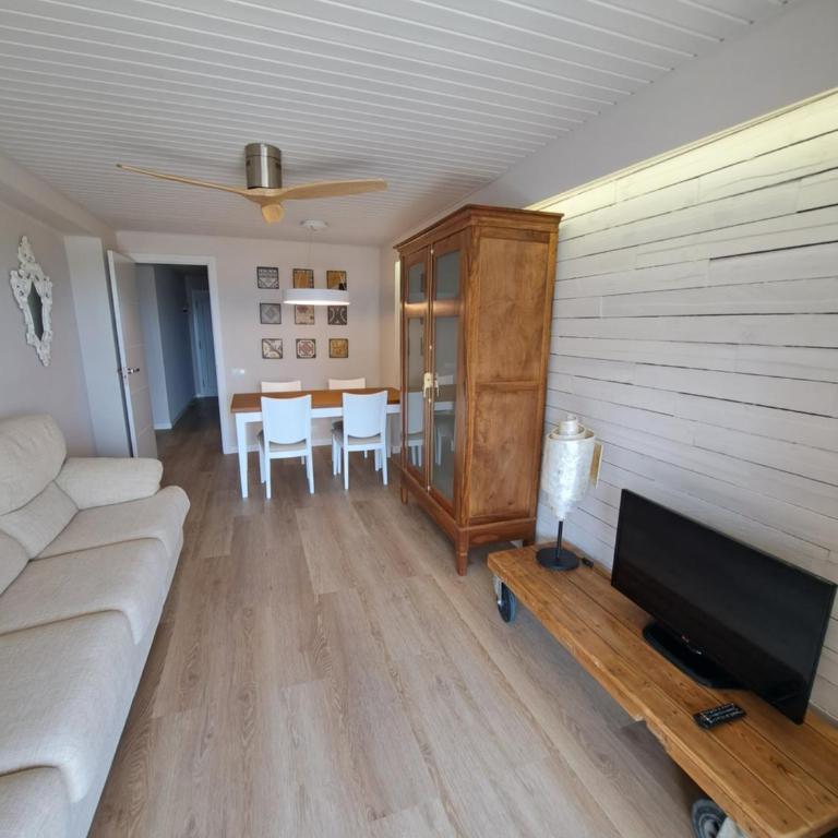 2ª Línea Playa Agustina Aragon - Apartamento con vistas al mar - 23