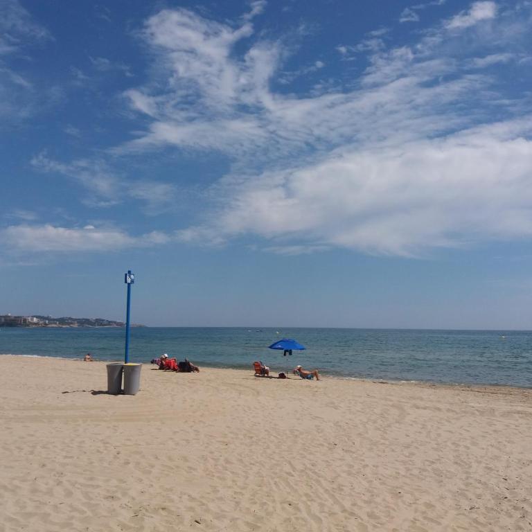 2ª Línea Playa Agustina Aragon - Apartamento con vistas al mar - 3