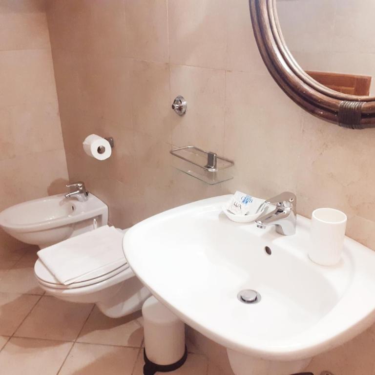 Torre Marinella - Double Room with Patio - 21