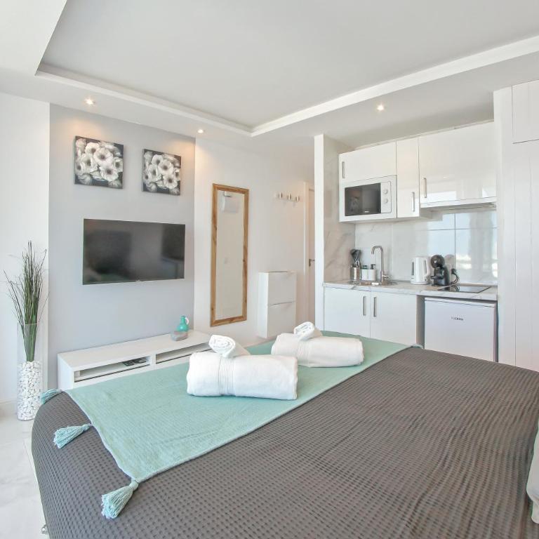 Modern Studio with a Sea View and Pool Access Ponderosa 801 - Apartamento de 1 dormitorio - 11