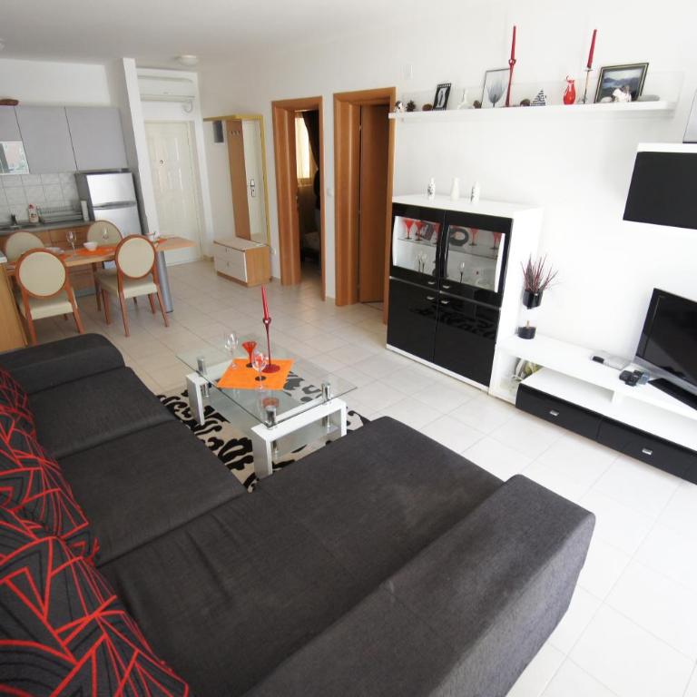 Petrovac Bay Apartments - One-Bedroom Apartment with Balcony - 8
