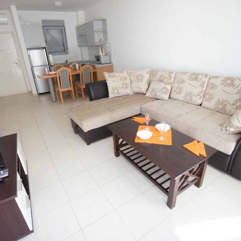 Petrovac Bay Apartments - One-Bedroom Apartment with Balcony - 7