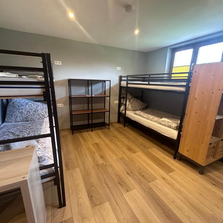 Haus Tirol - Vierbettzimmer - 3