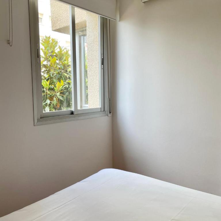 Luminoso apartamento frente al mar con piscina - Three-Bedroom Apartment - 19