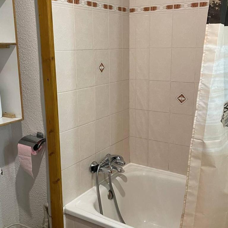 Studio Cabine Confortable avec Balcon au Sud à Font-Romeu - FR-1-580-52 - Studio - 7