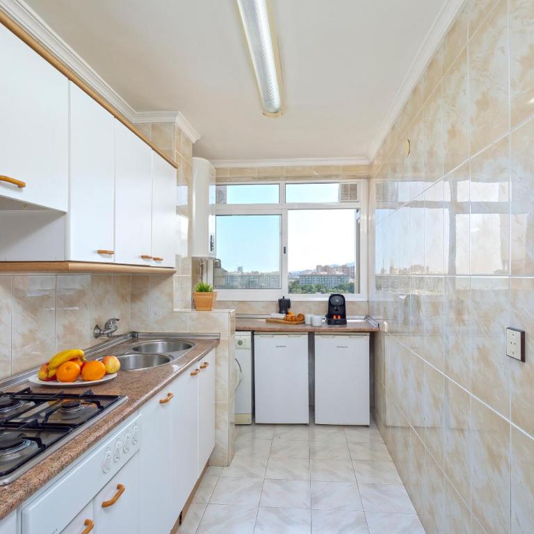 CITY CENTER AND NEXT TO THE BEACH 3 BEDROOMs - Apartment with Terrace - 16