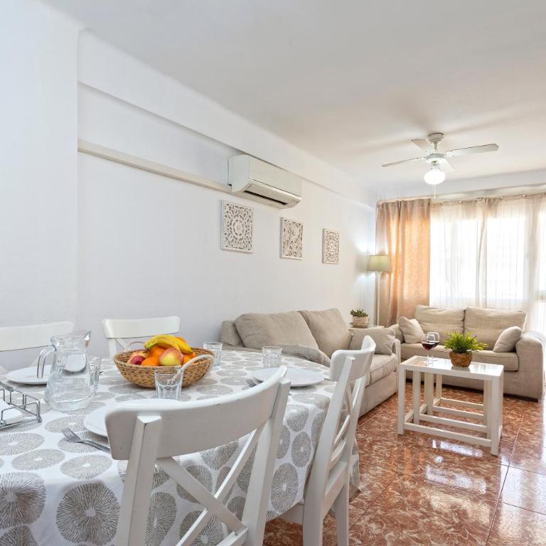 CITY CENTER AND NEXT TO THE BEACH 3 BEDROOMs - Apartment with Terrace - 5