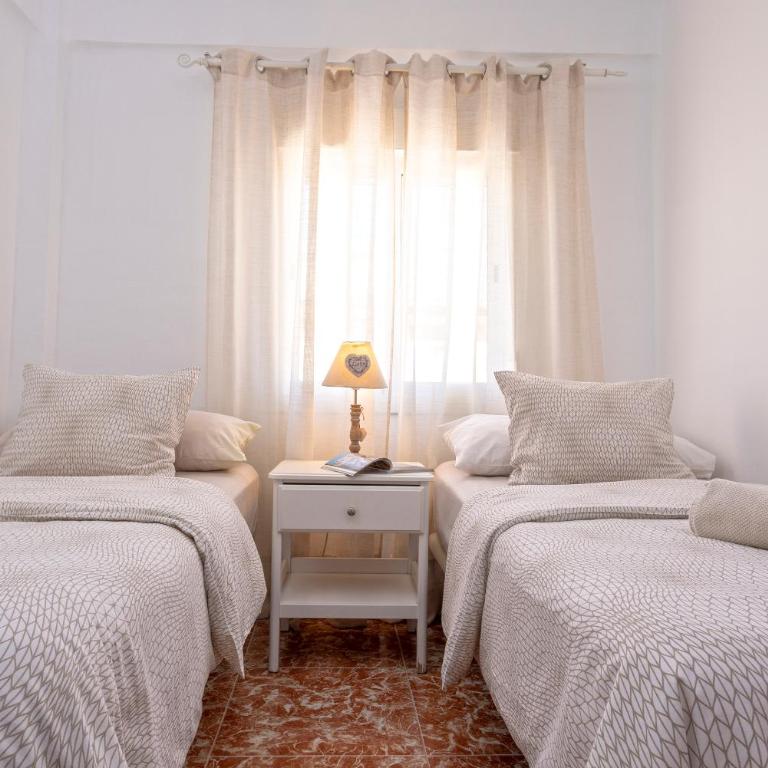 CITY CENTER AND NEXT TO THE BEACH 3 BEDROOMs - Apartment with Terrace - 13
