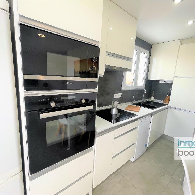 Family Carolina Salou, climatizado y con barbacoa - Two-Bedroom Apartment - 5