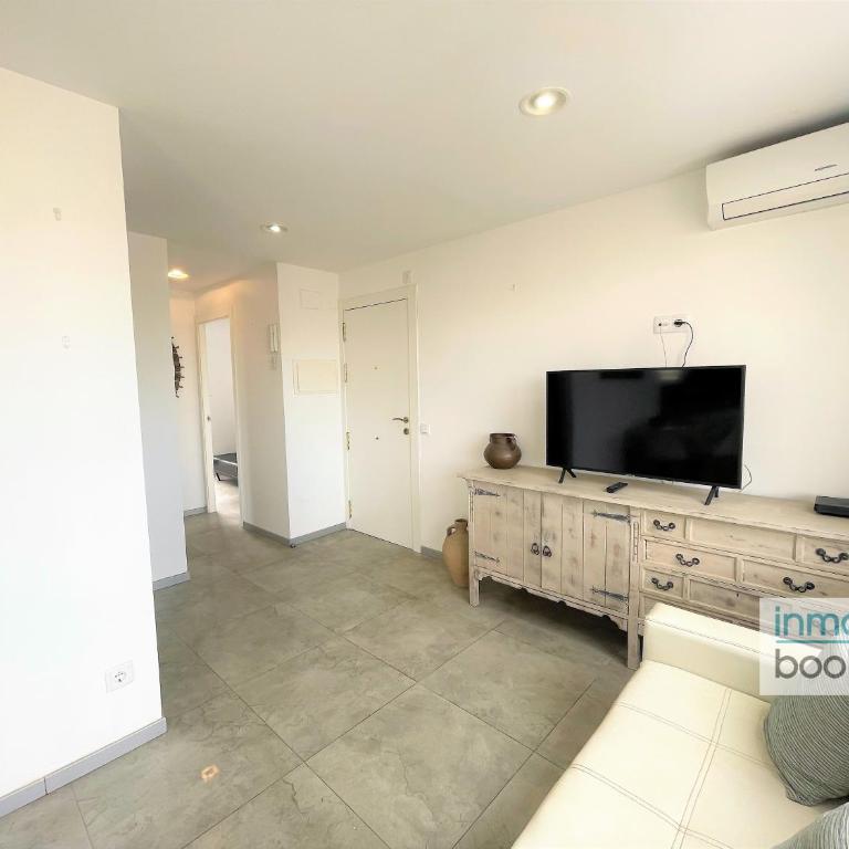 Family Carolina Salou, climatizado y con barbacoa - Two-Bedroom Apartment - 11