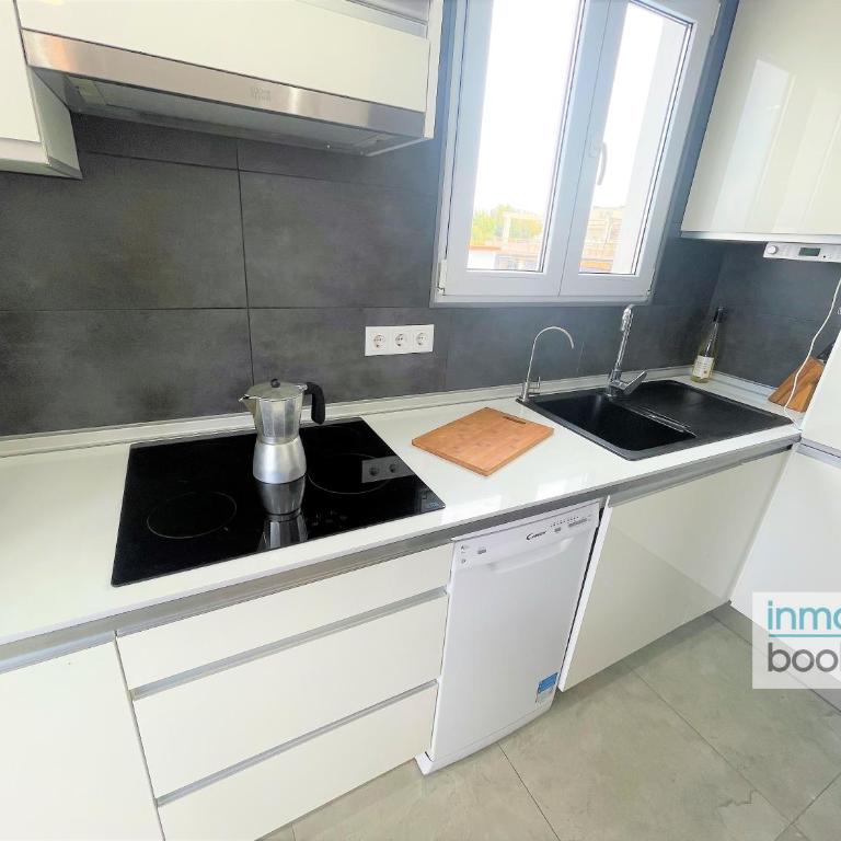 Family Carolina Salou, climatizado y con barbacoa - Two-Bedroom Apartment - 14