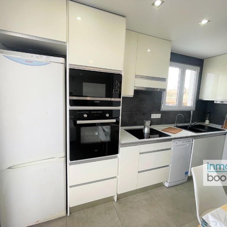 Family Carolina Salou, climatizado y con barbacoa - Two-Bedroom Apartment - 21