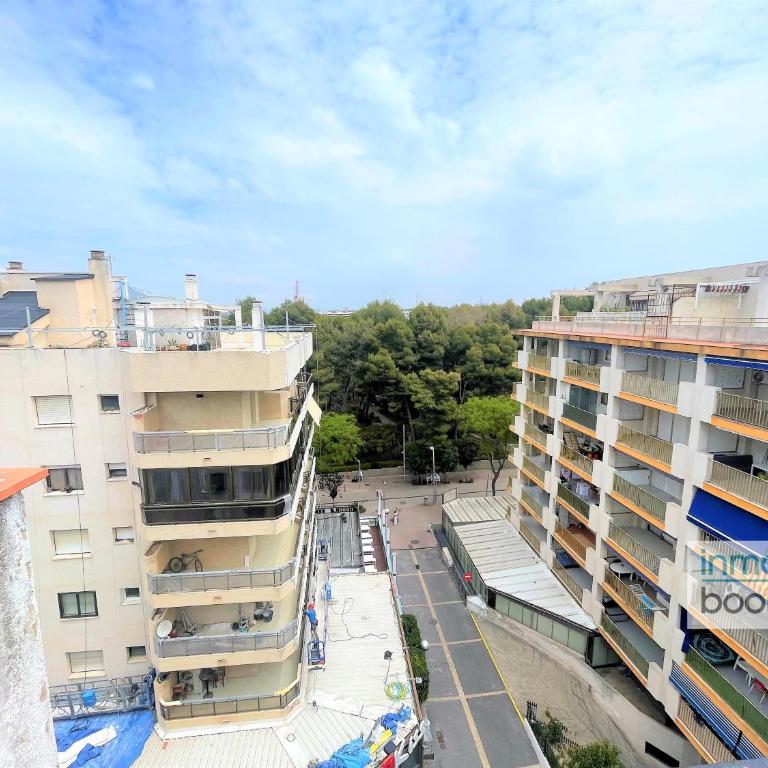 Family Carolina Salou, climatizado y con barbacoa - Two-Bedroom Apartment - 32