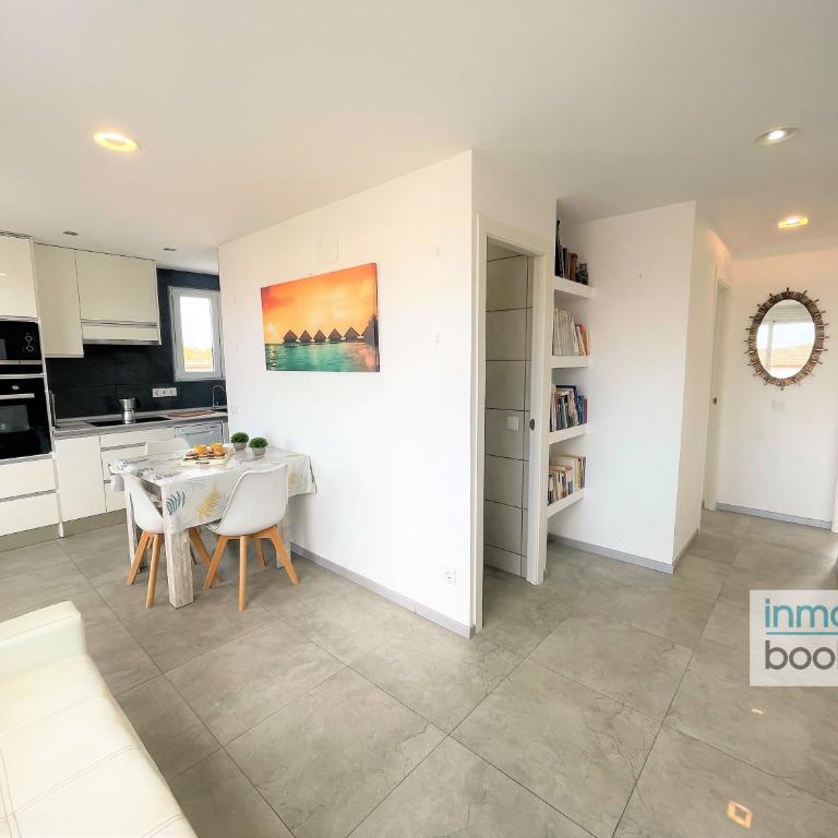 Family Carolina Salou, climatizado y con barbacoa - Two-Bedroom Apartment - 34