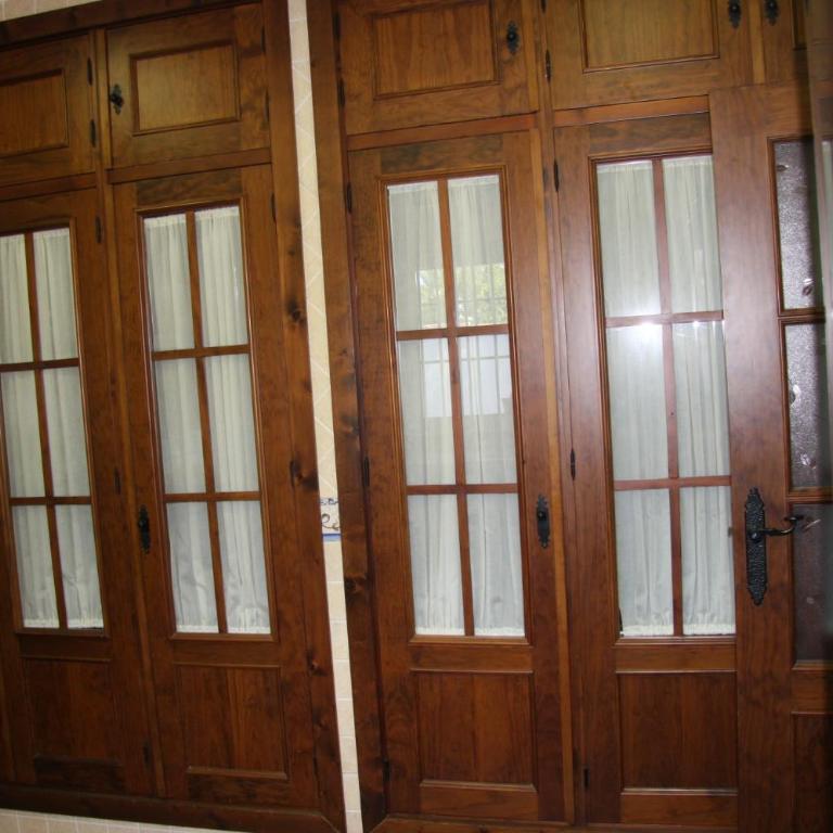 Moderno y amplio chalet, con piscina privada - Casa de 4 dormitorios - 35