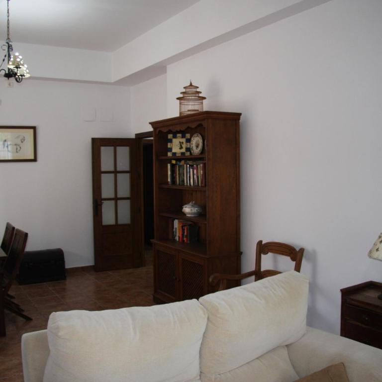 Moderno y amplio chalet, con piscina privada - Casa de 4 dormitorios - 30