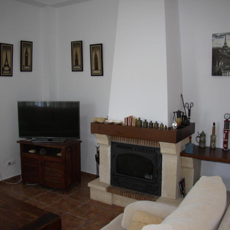 Moderno y amplio chalet, con piscina privada - Casa de 4 dormitorios - 29