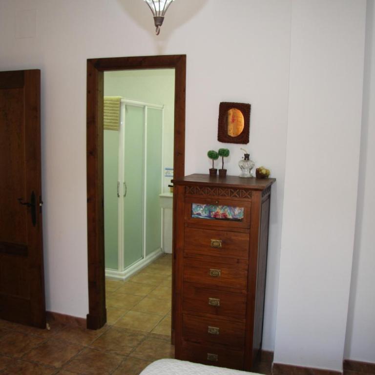Moderno y amplio chalet, con piscina privada - Casa de 4 dormitorios - 40
